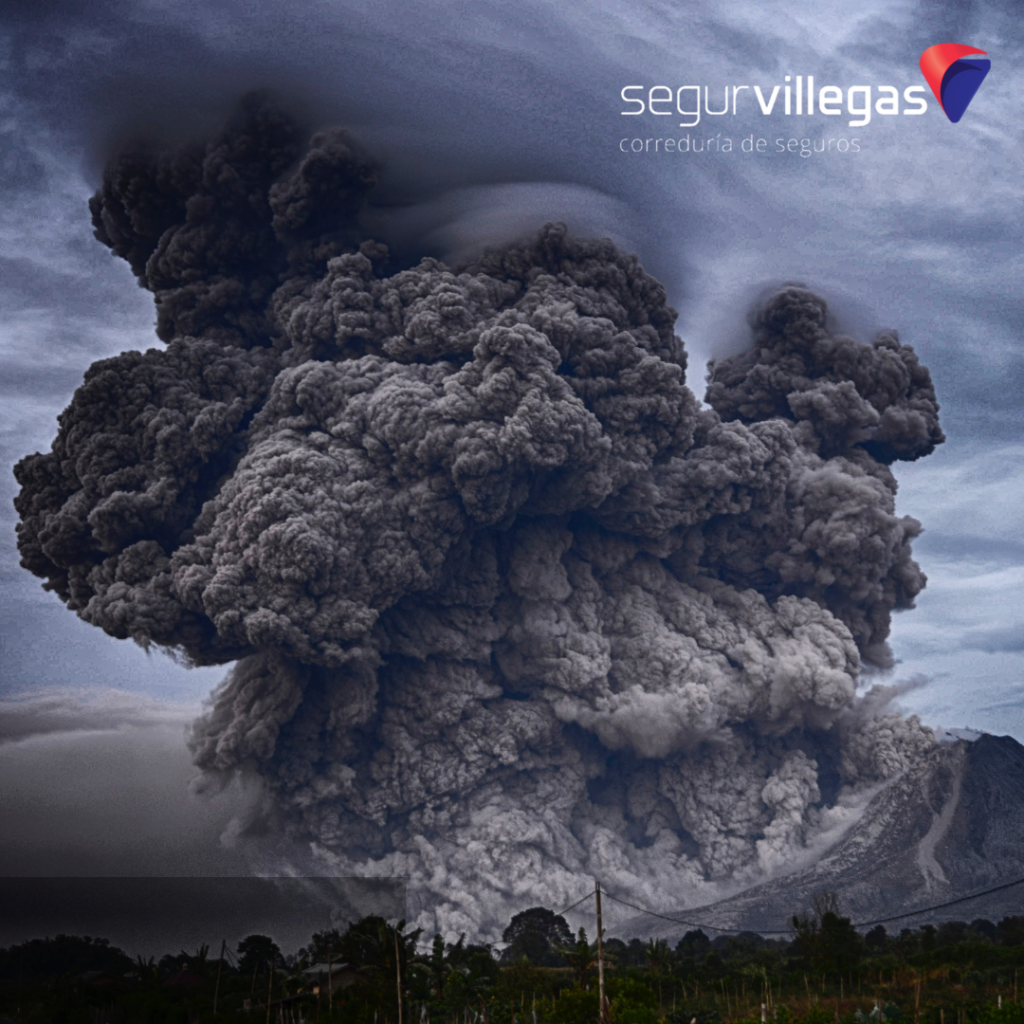 volcan en erupción seguros catástrofes naturales