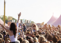 «A la luz de la candela toda la música parece bella»